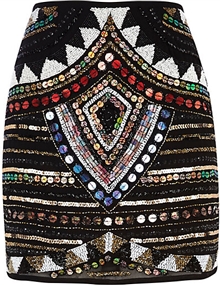 Saia bordada desenho tribal
